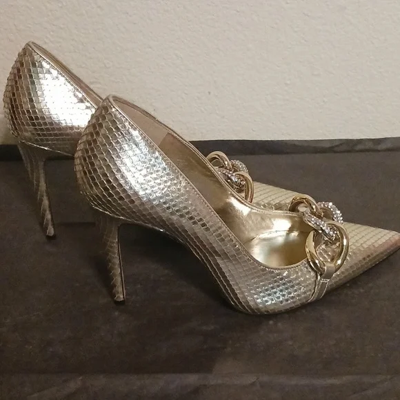 Karl Lagerfeld 6.5 Gold Heels - Picture 4 of 9